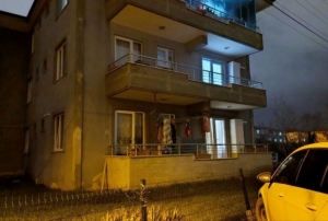Haber alamadığı kardeşini evde ölü b