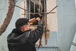 Sadece iPhone’ları çaldı!