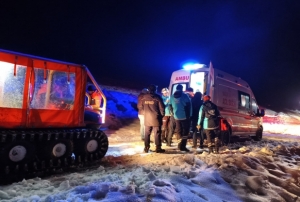 Donma tehlikesi geçiren 3 işçiyi eki