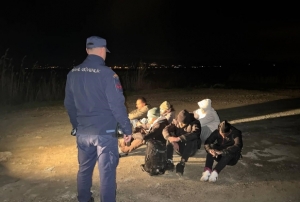 İzmir'de 30 düzensiz göçmen yakaland
