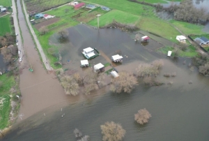 Ulubat Gölü taştı!