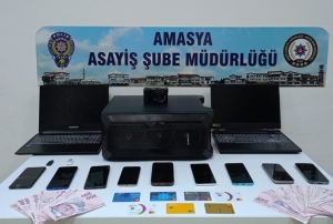 2 milyon liradan fazla vurgun yapt�lar