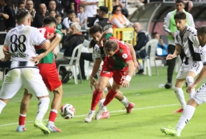 �zmir derbisinde Kar��yaka�n�n konu�