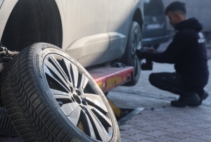 Sertle�en lastik yol tutmaz!