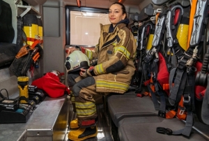 Alevlere meydan okuyan bir kadının ö