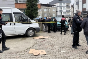 Sokak ortas�nda 10 kur�unlu infaz