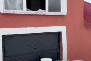 Ay�lar bu kez kap�dan de�il pencereden girdi