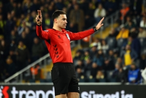 UEFA�dan O�uzhan �ak�r�a g�rev