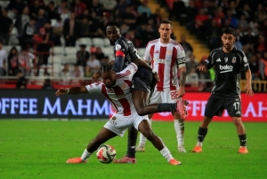 Kartal evinde son 10 ma�ta 4 kez kaz