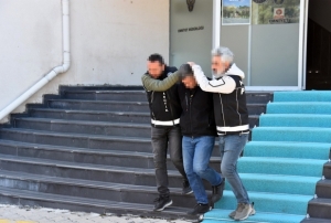 2 torbac� tutukland�!