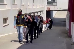 12 tutuklama, 9 kadın kurtarıldı