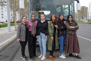 Kad�n otob�s �of�r� say�s� art�yor