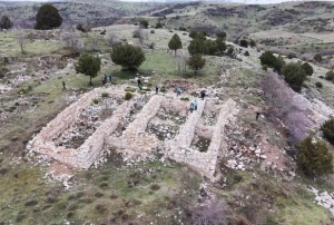 Sadece temel ta�lar� kald�