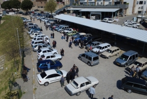 2. El Oto Pazar� kap�lar�n� a�t�