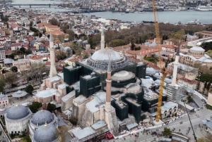 Ayasofya'da kubbe kapat�l�yor!