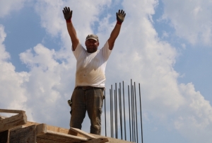 İnşaat işçileri 1 Mayıs'ta da mesai yaptı