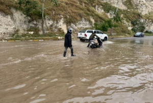 F�rat Nehri ta�t�, her yeri su bast�