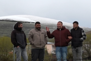 Bat�da yaz, do�uda da�larda kar ya����