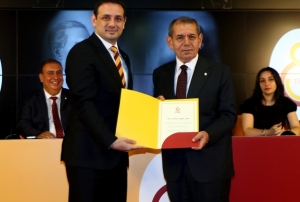 Galatasaray'da yeni y�netim mazbatalar�n� ald�