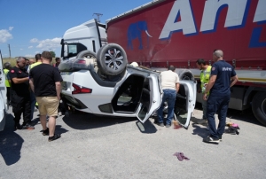  SUV ara� ile t�r �arp��t�