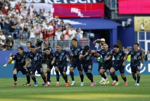Paraguay, Almanya'y� eledi