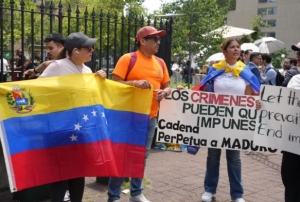 Maduro ve e�i, New York'ta hakim kar��s�na ��kt�