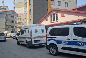 39 ya��ndaki adam evinde �l� bulundu
