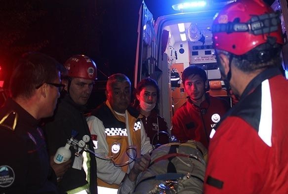 Su kuyusuna giren 3 kişi bayıldı
