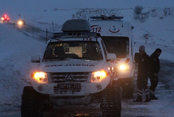 Erciyes'te mahsur kalan yaklak 15 kii kurtarlmay bekliyor