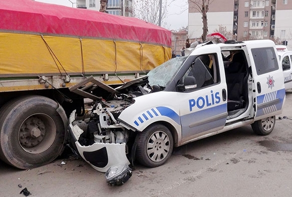  Polis otosu park halindeki tra arpt: 1 polis yaral