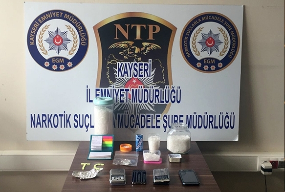 Kayseri polisi zehir tacirlerine gz atrmad: 5 gzalt