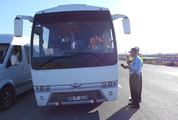 Zabta ve polis servis aralarn denetledi