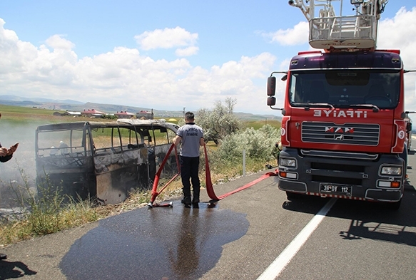 Kayseri-Sivas karayolunda byk korku 