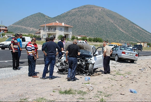 2 otomobil kafa kafaya arpt: 5 yaral