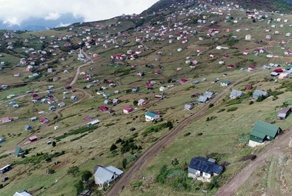 Yaylalardaki arpk yaplama byle grntlendi