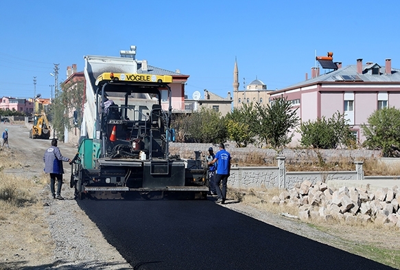 Talasta krsal mahallelere asfalt ata 