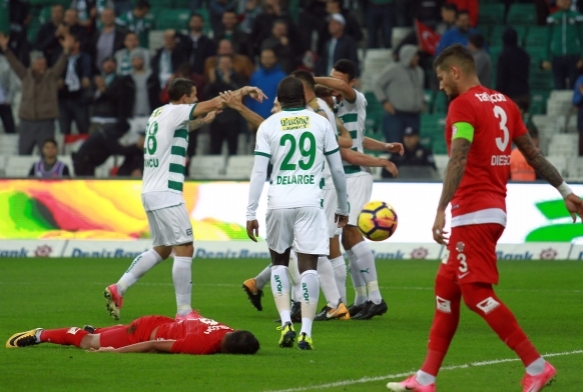  Bursaspor: 4 - Antalyaspor: 0 