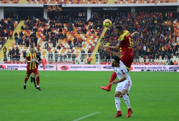 Yeni Malatyaspor Karabk'e Acmad