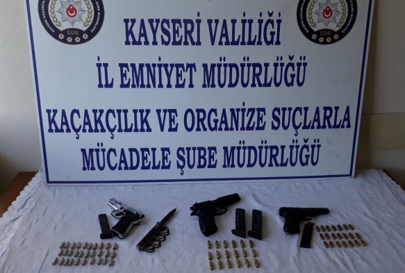 Kayseri polisinden ruhsatsz silah operasyonu