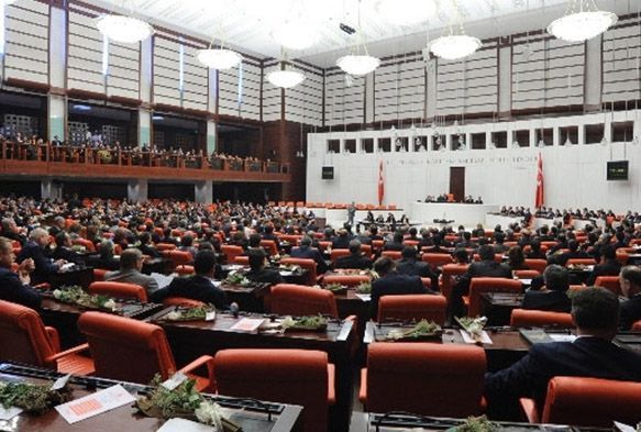 Brokrasiyi kurul ve ofisler aacak