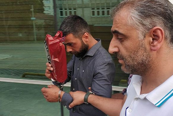 Ev arkadan ldren zanl tutukland