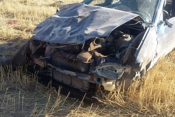 Yoldan kan otomobil takla att: 1 l, 3 yaral