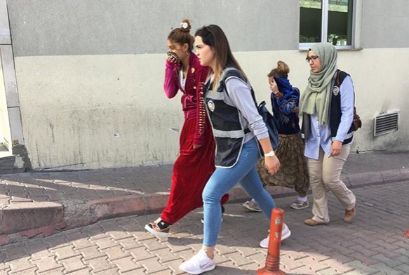 Kayseri'de 30 adrese e zamanl operasyon: 15 gzalt