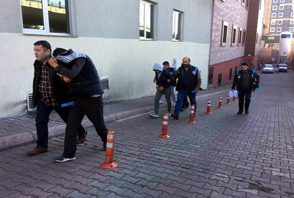 stanbul'dan gelerek hrszlk yapan 5 ahs tutukland