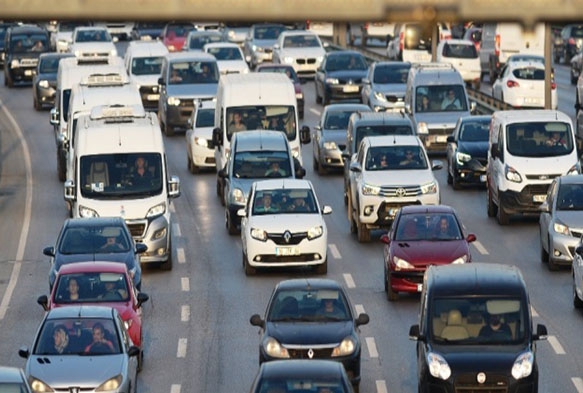 Kasm aynda 382 ara trafikten men edildi