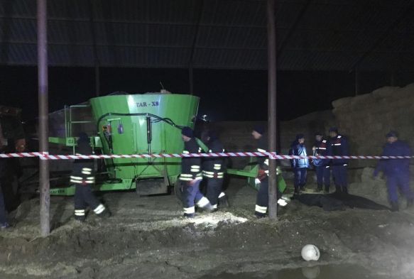 Traktörün şaftına sıkışan iki küçük kardeş hayatını kaybetti