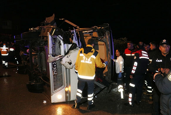 Asker uurlamasnda feci kaza: 3 l, 13 yaral