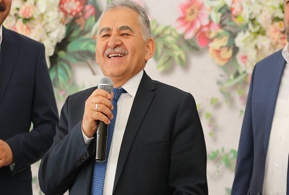 Başkan Dr.Memduh Büyükkılıç,