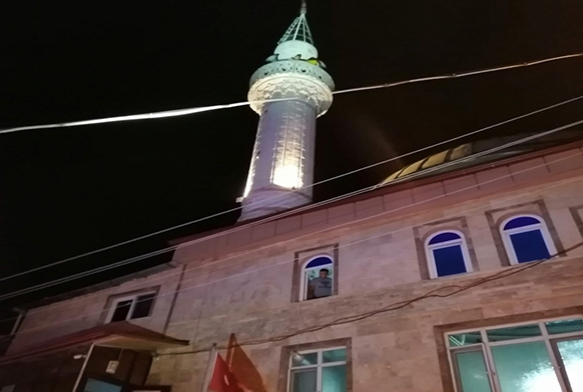 ntihar etmek iin kt minarede bayld