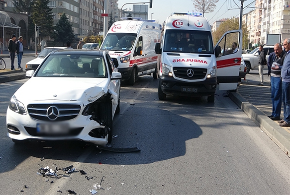 Kayseri'de trafik kazas: 2 yaral